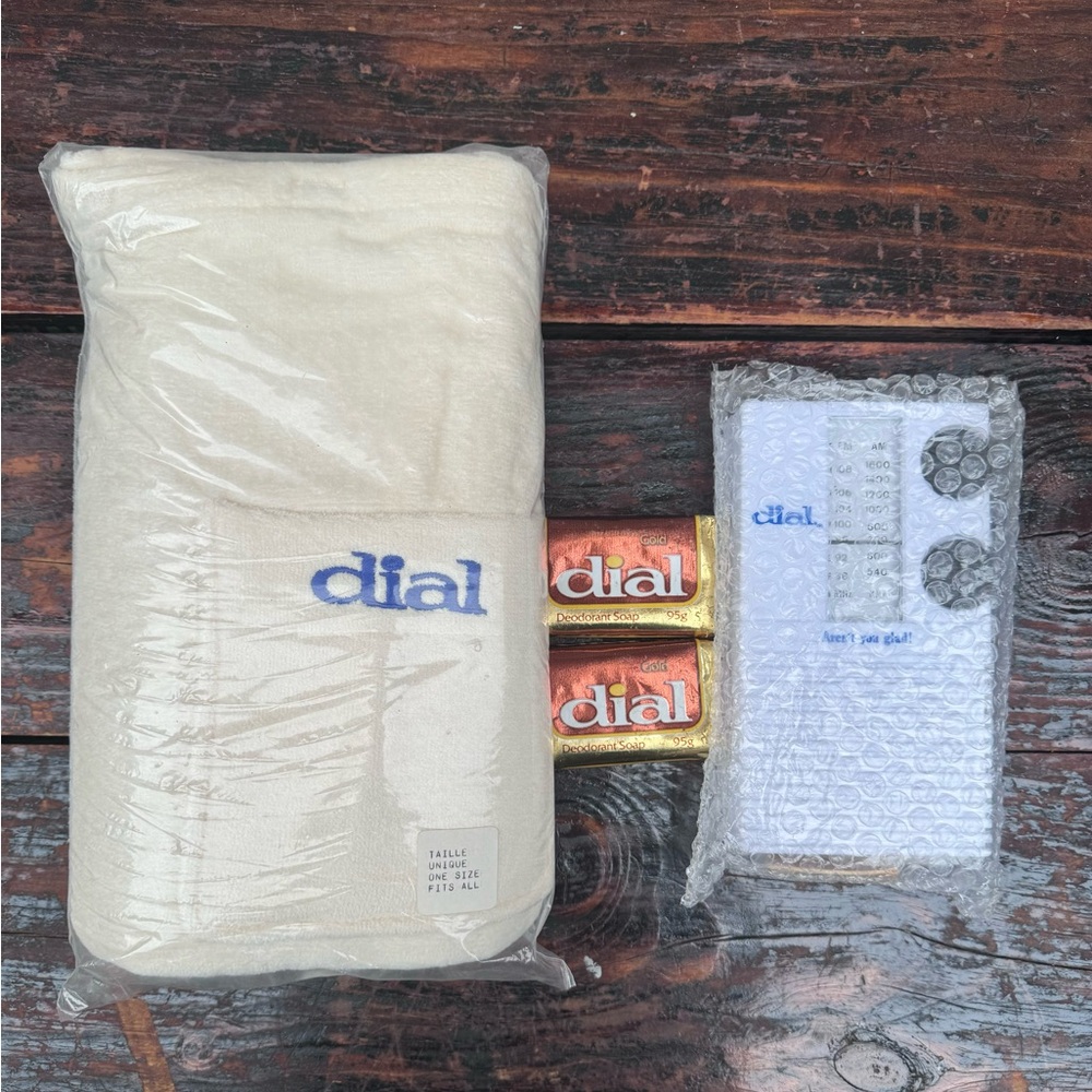 ATTENTION COLLECTORS - VINTAGE DIAL SOAP PACKAGE - TOWEL ROBE,SOAP,SHOWER RADIO